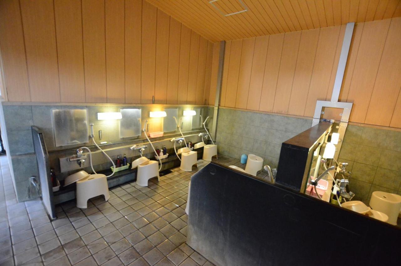 Kumamoto Capsule Hotel Екстер'єр фото